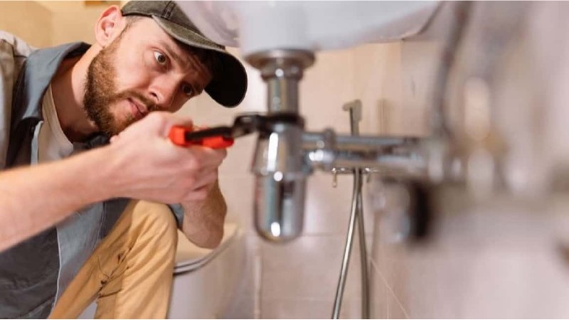 How Plumbers Can Reduce Lead Costs with AI Ads in 2025